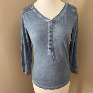 Lauren Ralph Lauren Women's Henley Top Medium Blue 3/4 Sleeve Crochet Shoulder